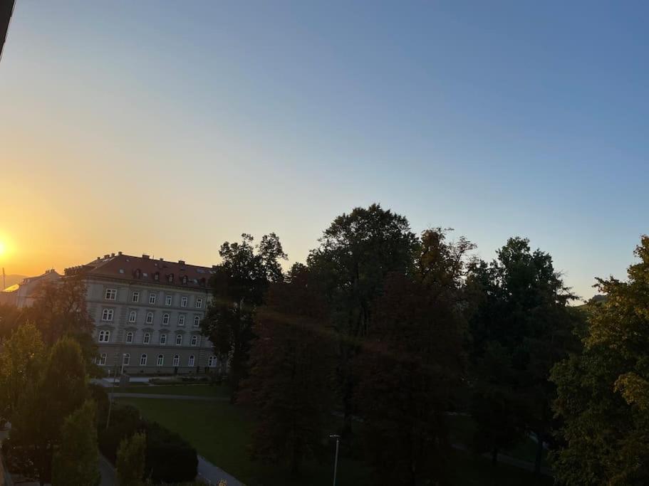 Studio With A View On City Center Park Maribor Exterior photo